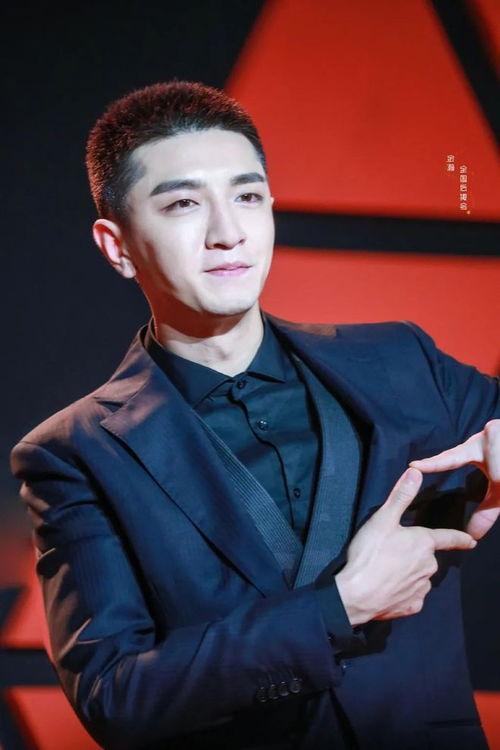 金瀚图片,光影中的硬汉魅力