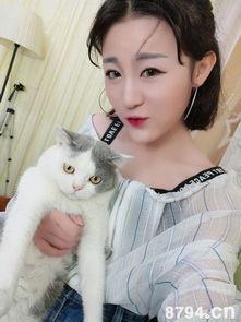 佳宝个人资料,才华横溢的年轻艺术家，绽放独特光彩