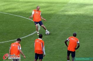 范佩西 搞笑,球场上的“欢乐源泉”，笑料百出！